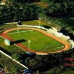 Foto aérea de um estadio de futebol.