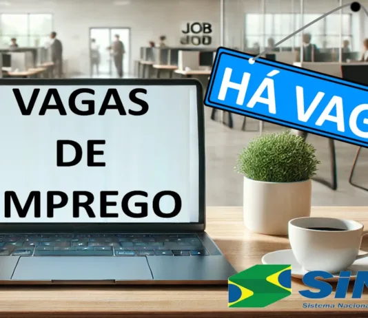 Vagas de Emprego no SINE Rio Grande A imagem mostra um notebook sobre uma mesa de escritório, com a frase 'Vagas de Emprego' visível na tela. Ao redor, há materiais de escritório como canetas, cadernos e uma xícara de café, enquanto o fundo desfocado exibe pessoas em um ambiente de trabalho, sugerindo um local movimentado. No canto direito, uma placa retangular azul com a inscrição 'Há Vagas' destaca-se, oferecendo uma sensação de oportunidade e recrutamento.